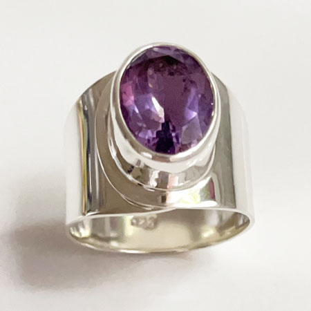 Amathyst silver ring